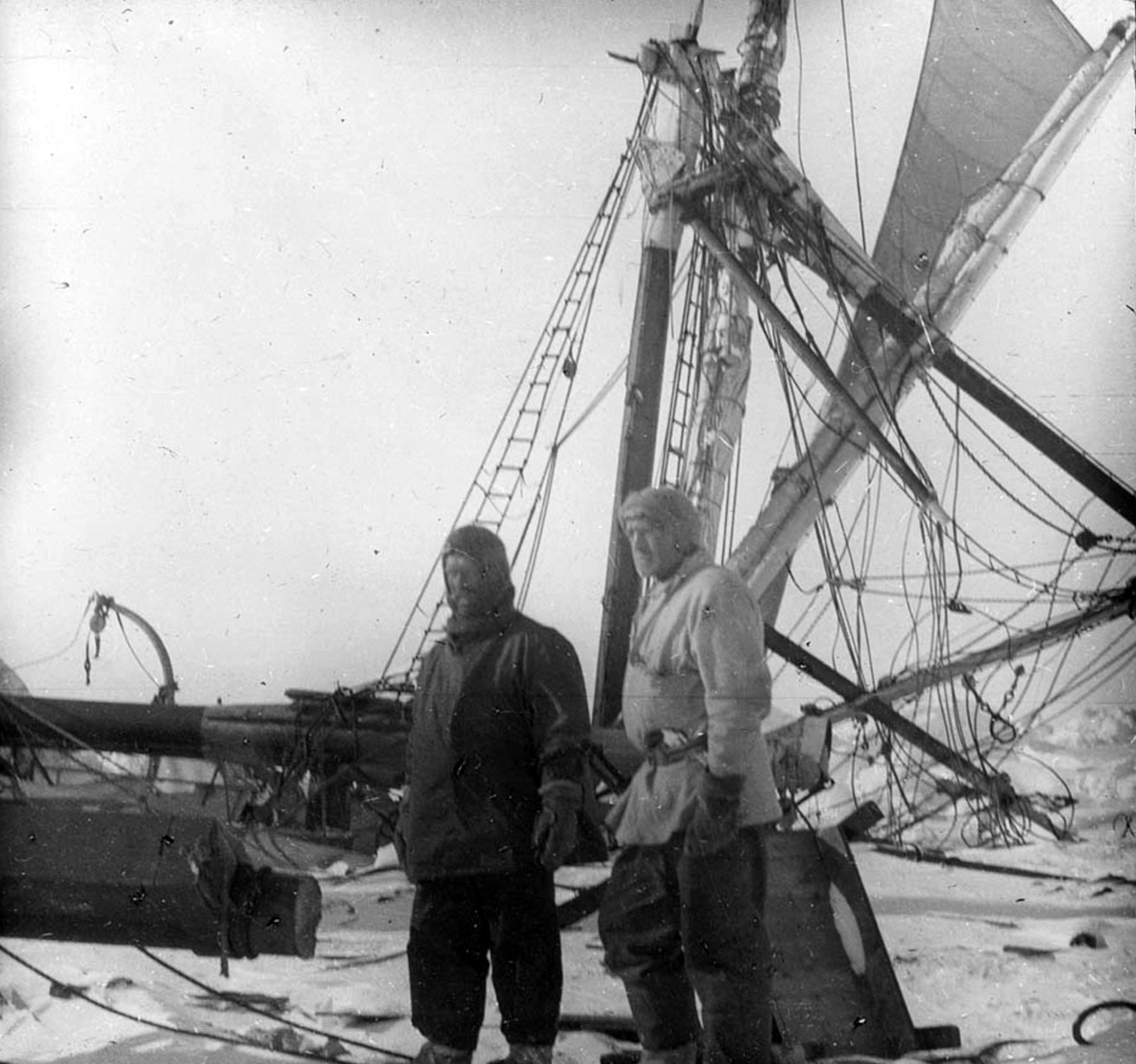 Shackleton pictures Page 1 The journey to Antarctica and sinking of